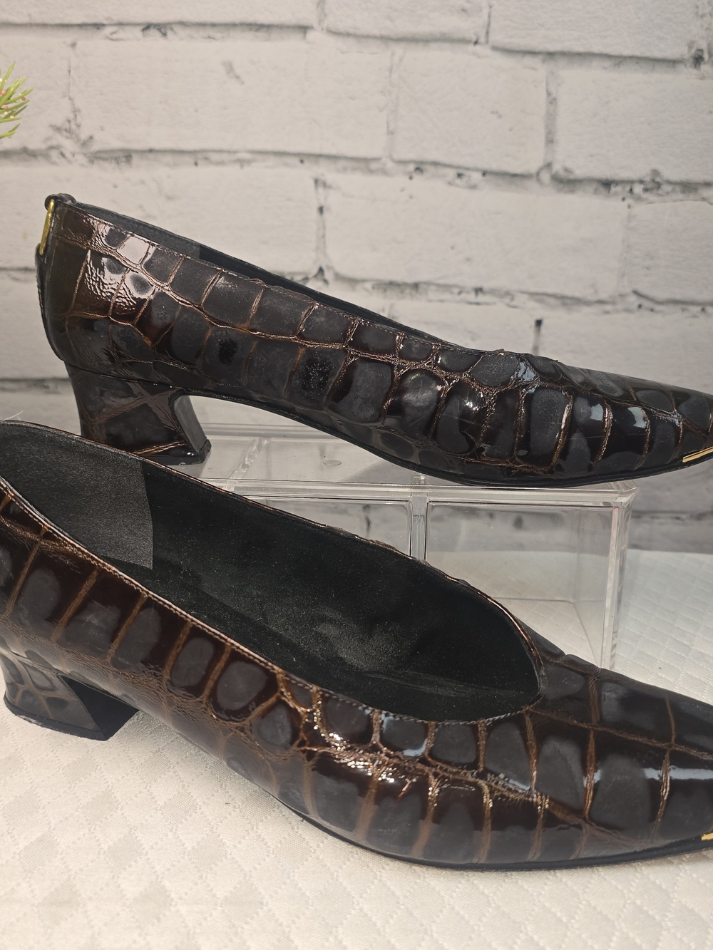 Stuart Weitzman Glossy Croc-Embossed Pumps in Dark Brown Quiet luxury womens 8
